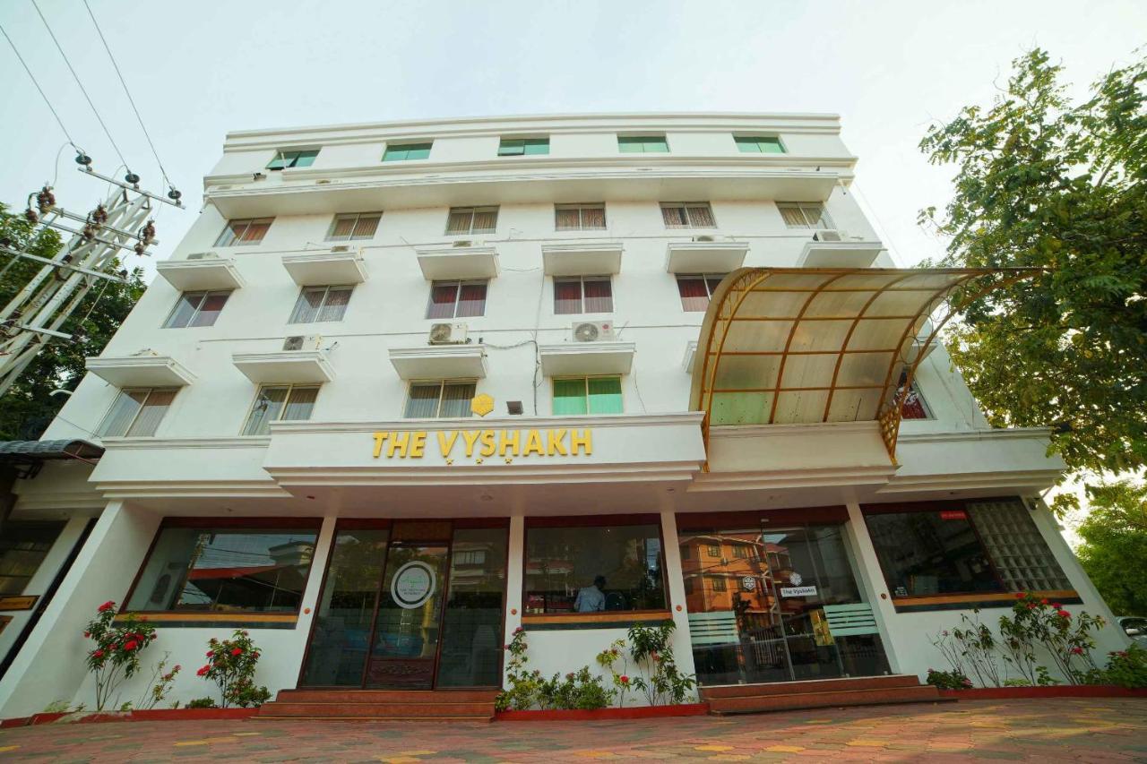 The Vyshakh Hotel Guruvāyūr Buitenkant foto
